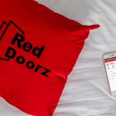 Reddoorz Near Siloam Karawaci 3 Hotel Tangerang Buitenkant foto