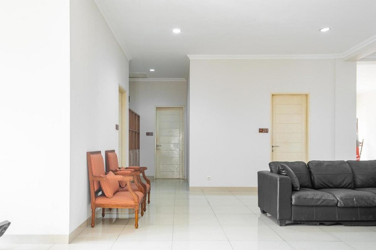 Reddoorz Near Siloam Karawaci 3 Hotel Tangerang Buitenkant foto