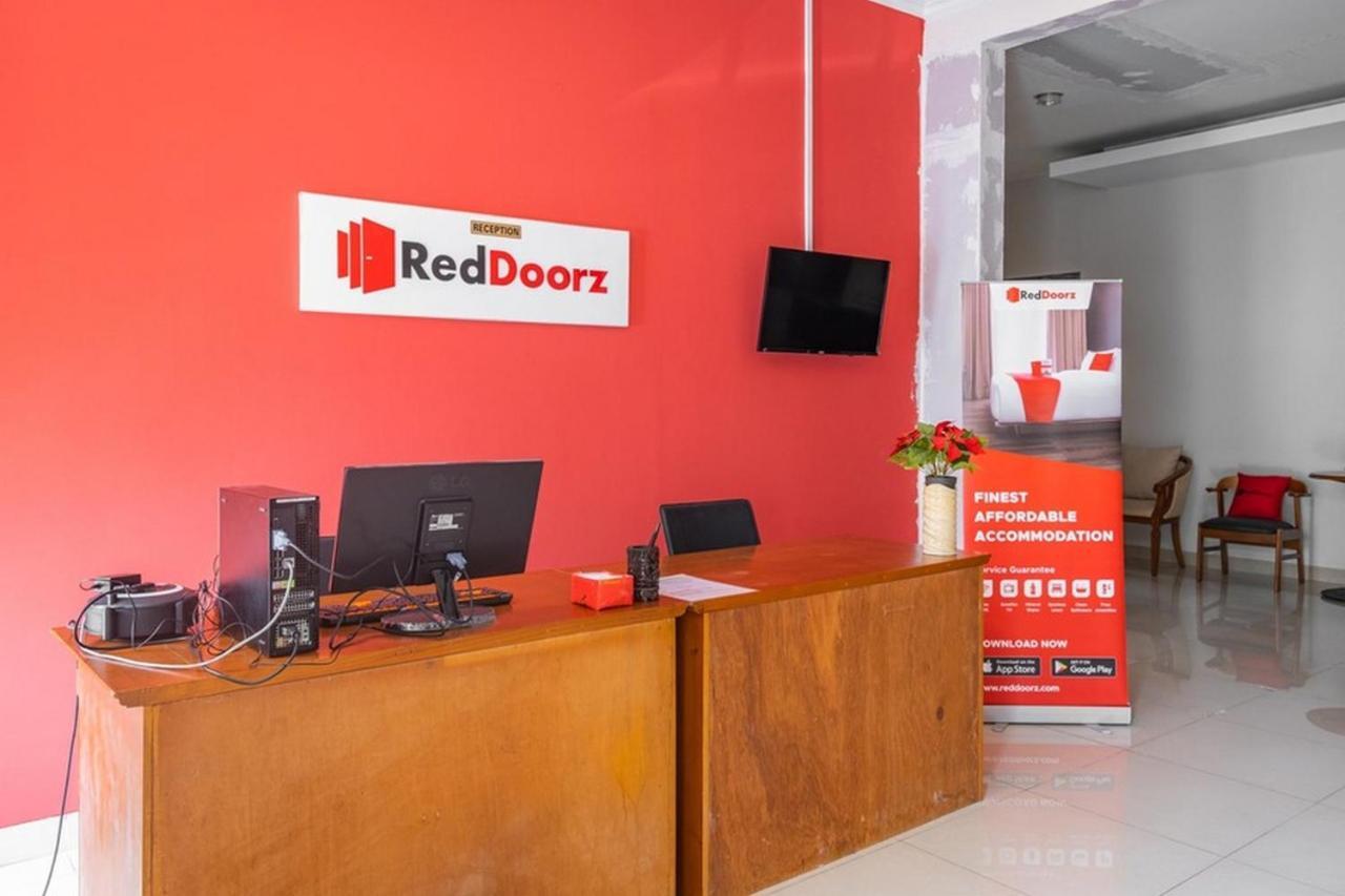 Reddoorz Near Siloam Karawaci 3 Hotel Tangerang Buitenkant foto
