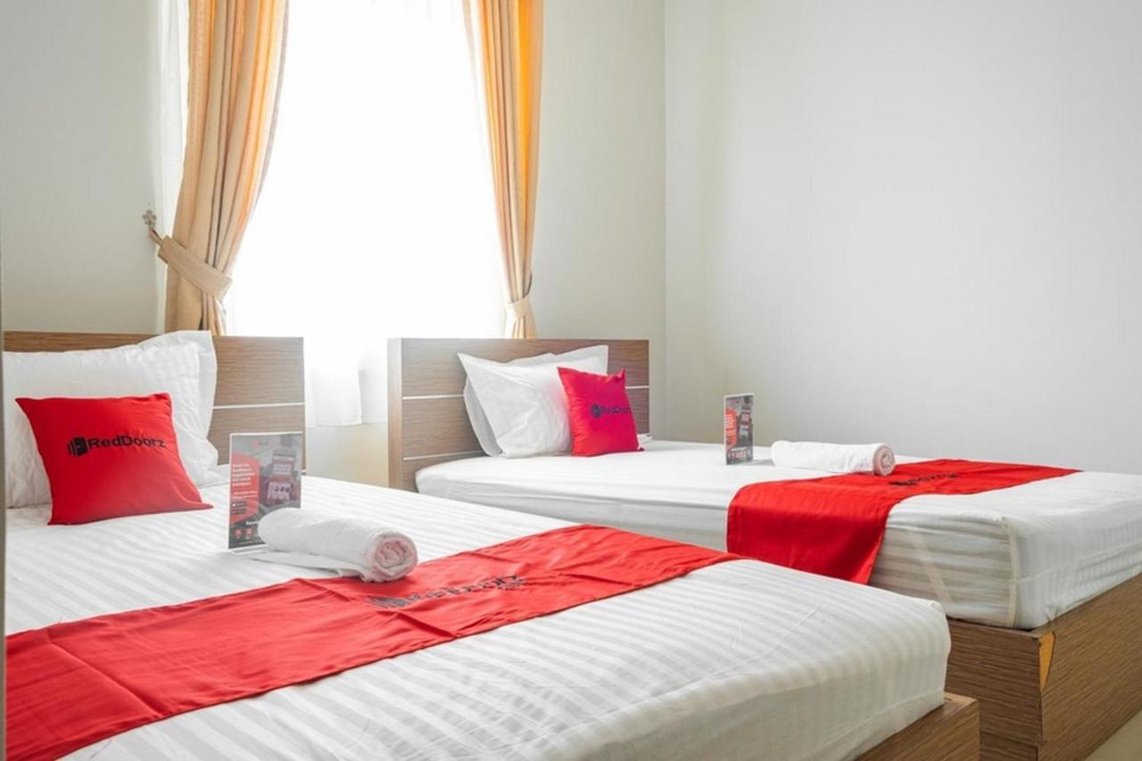 Reddoorz Near Siloam Karawaci 3 Hotel Tangerang Buitenkant foto