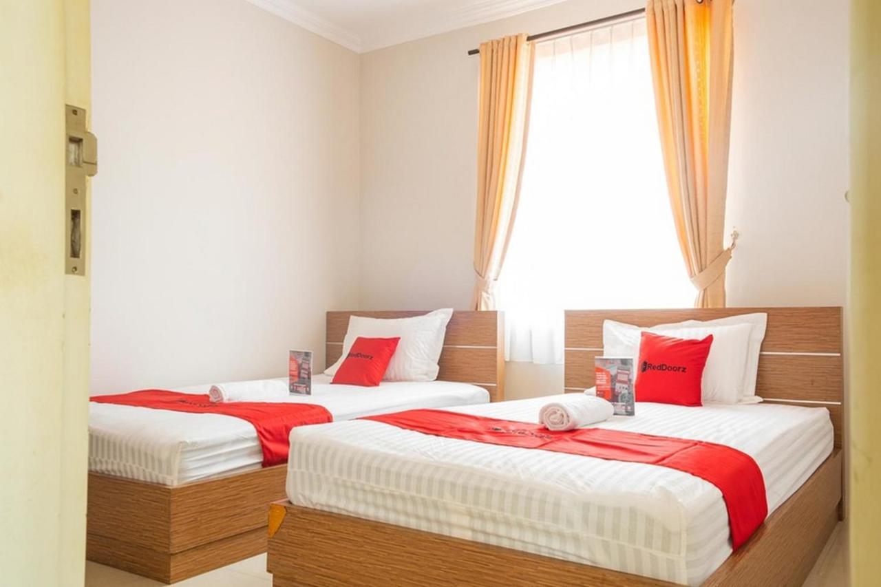 Reddoorz Near Siloam Karawaci 3 Hotel Tangerang Buitenkant foto