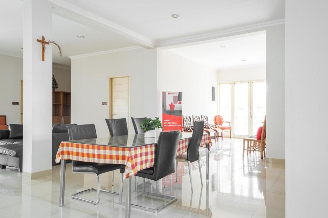 Reddoorz Near Siloam Karawaci 3 Hotel Tangerang Buitenkant foto